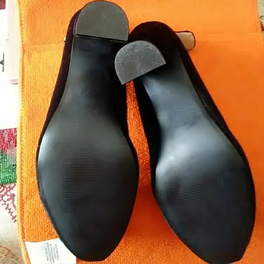 Shoes - Picture 5 of 6